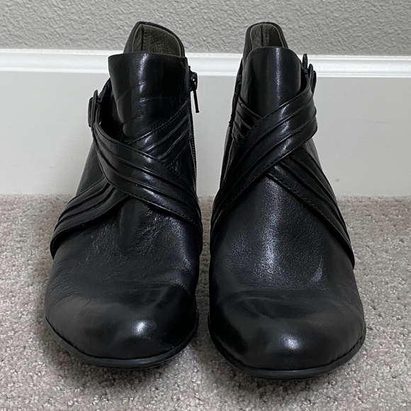 Born Crown Black Ankle Boots US Size 9M Black Leather Excellent Used Condition - Picture 6 of 9